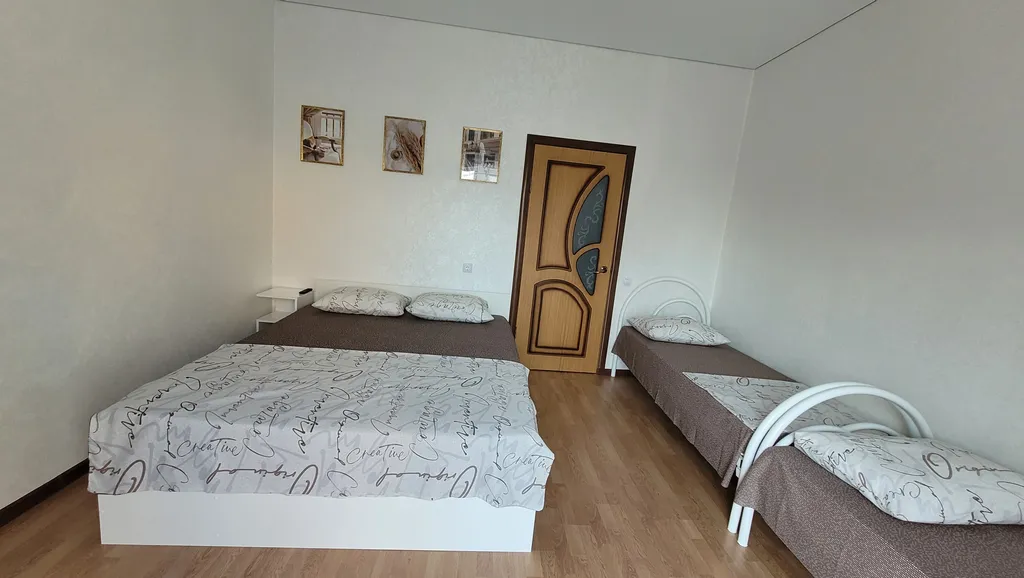 Квартира Уютный номер с видом на горы в гостевом дворе — аренда посуточно в Кабардинка