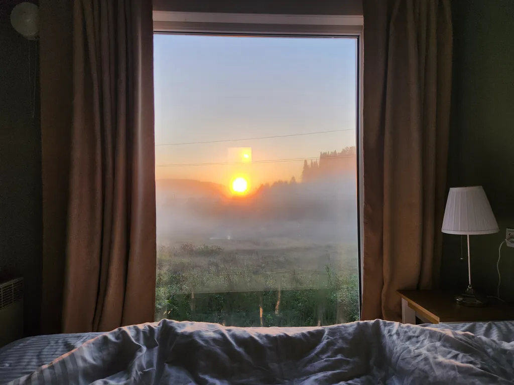 Журавлиный домик на берегу речки