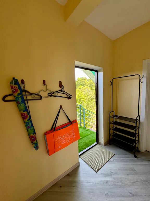 Дом у моря с видом на закат