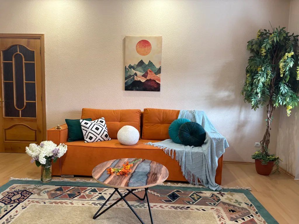 Двухэтажный дом из 5 комнат, с уютным двориком и мангалом