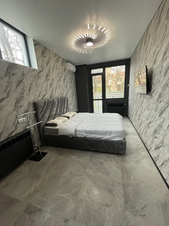 Квартира Квартира Студия с балконом на 1 этаже. Центр. Парковка. — Севастополь