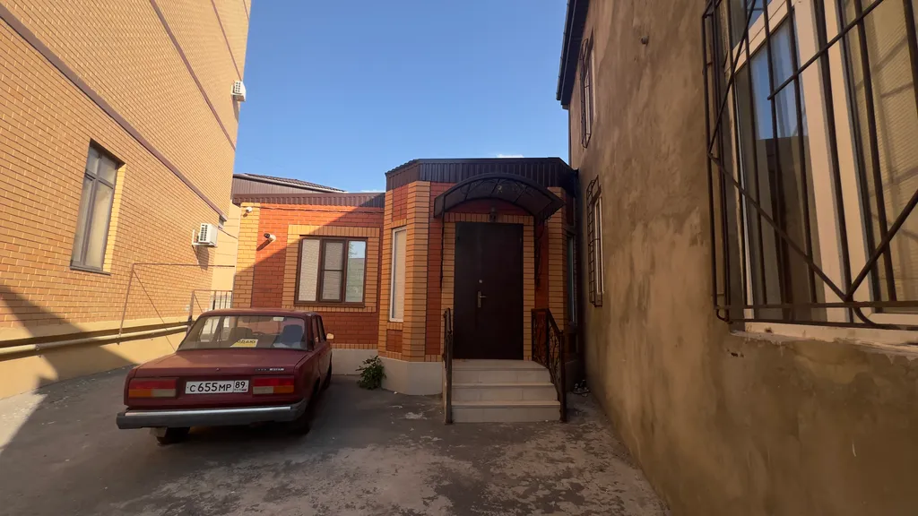 Коттедж Дом в центре города — Махачкала