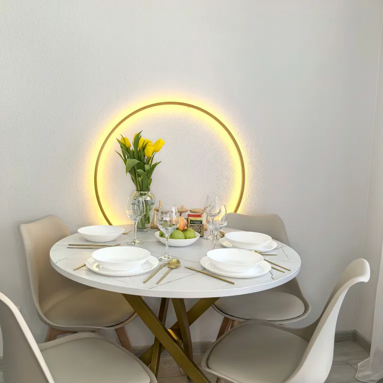 Тюльпаны & солнце: стильная 1-комнатная квартира в современном доме