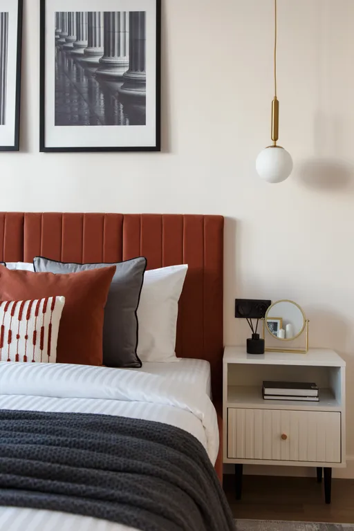 Премьер в центре