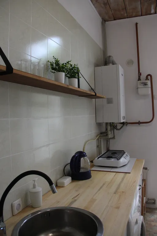 Уютный домик Много дерева