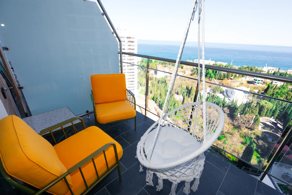 Дизайнерская студия ls-in the moment с видом на море с 11 этажа