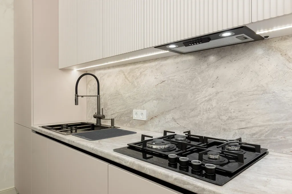 Апартаменты бизнес-класса с видом на эльбрус в доме с часами