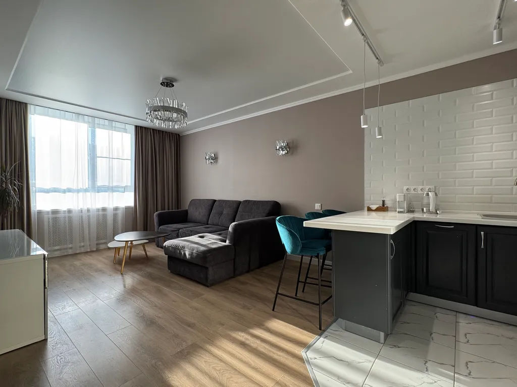 Квартира Просторная квартира с современным ремонтом у лесопарка — Лобня