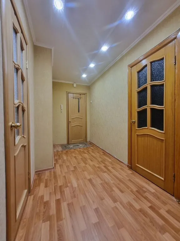 Сoлнeчнaя, пpоcторная 2-комнатная квaртиpа рядом с ДBГУПC