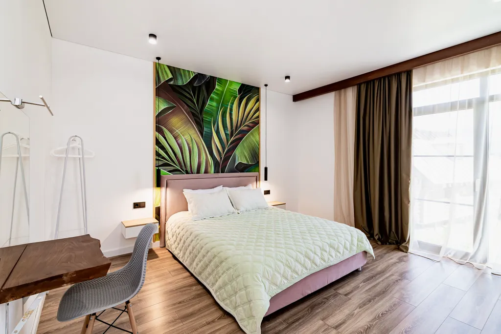 Стильный дом с теплым бассейном и сауной