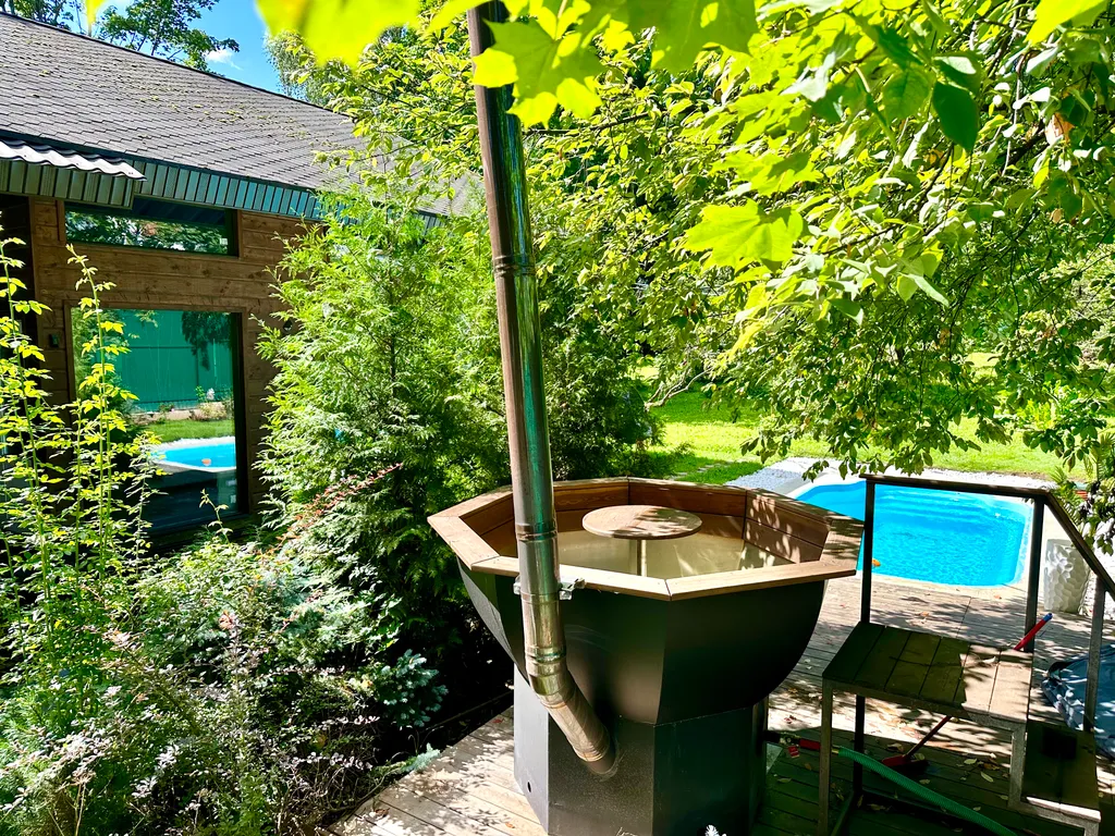 Коттедж Топ, шале у парка, бассейн на улице, русская баня, чан, река, лес — Одинцово