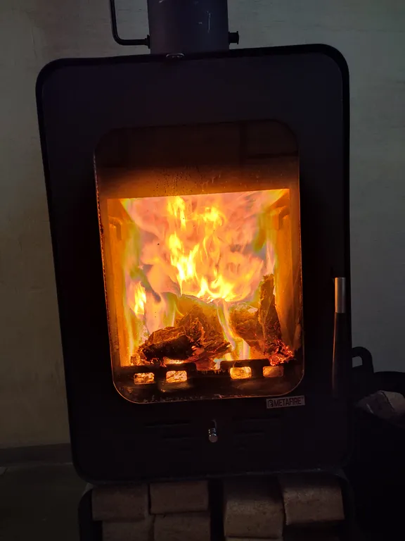 Эколофт с камином, мангалом, парковкой и отдельным входом в центре