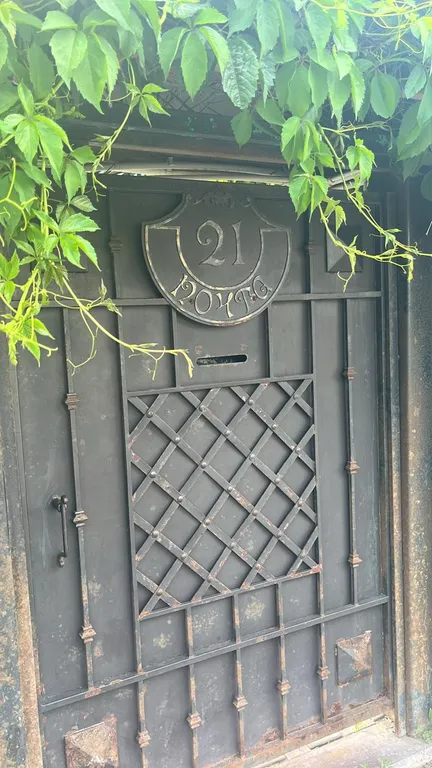 Коттедж на набережной с бассейном