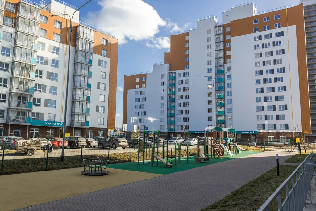 Стильная 2-уровневая квартира у озера с террасой