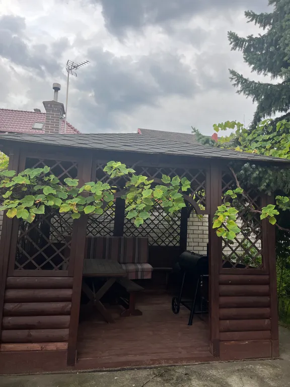 Уютный дом с бассейном, сауной и камином