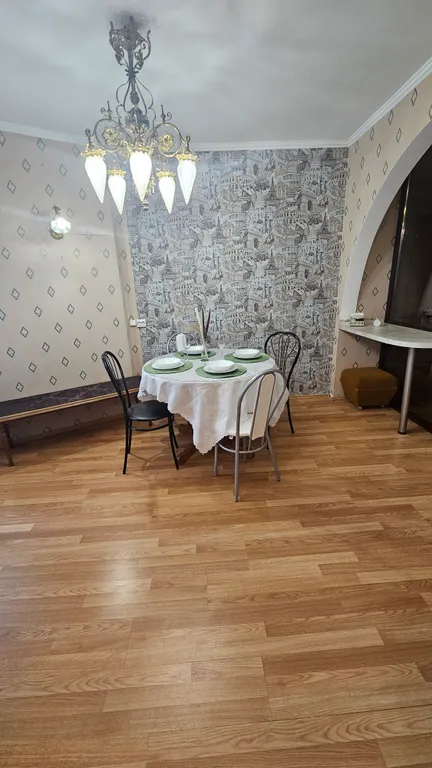 Большая просторная квартира с гостинной