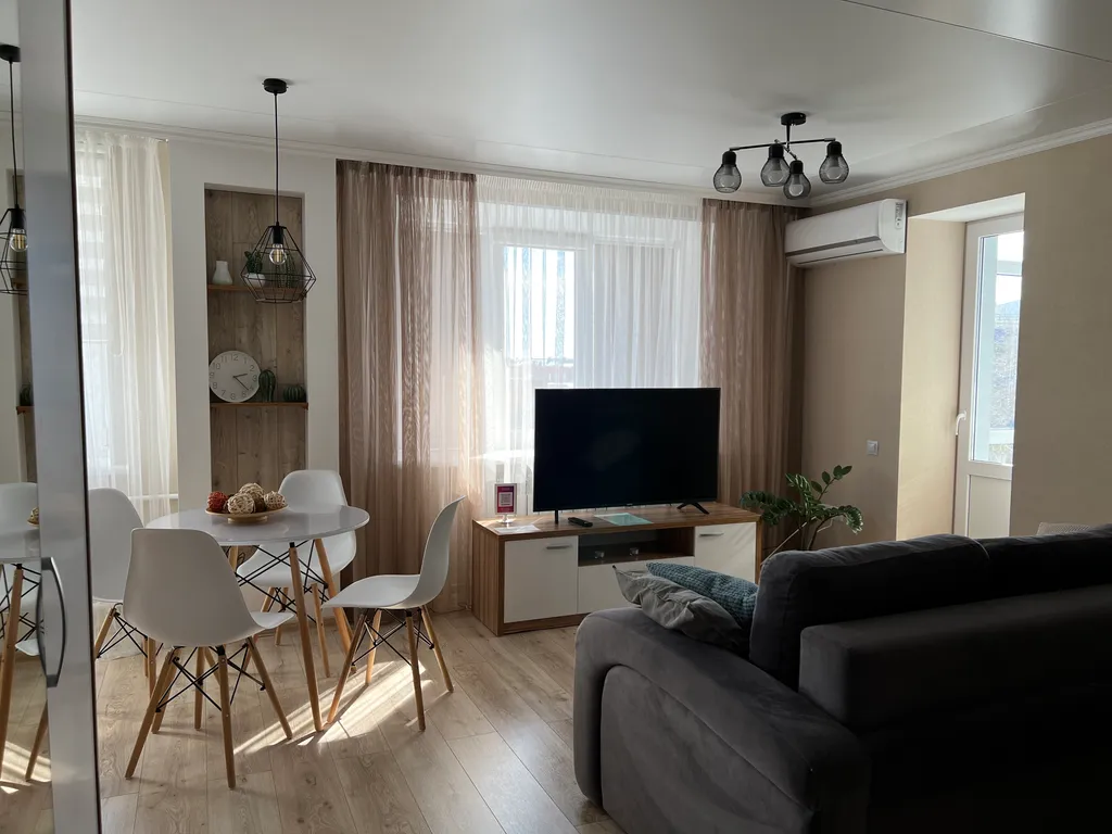 Современная квартира-студия в центре города рядом с ТЦ Восход — аренда посуточно в Оренбург