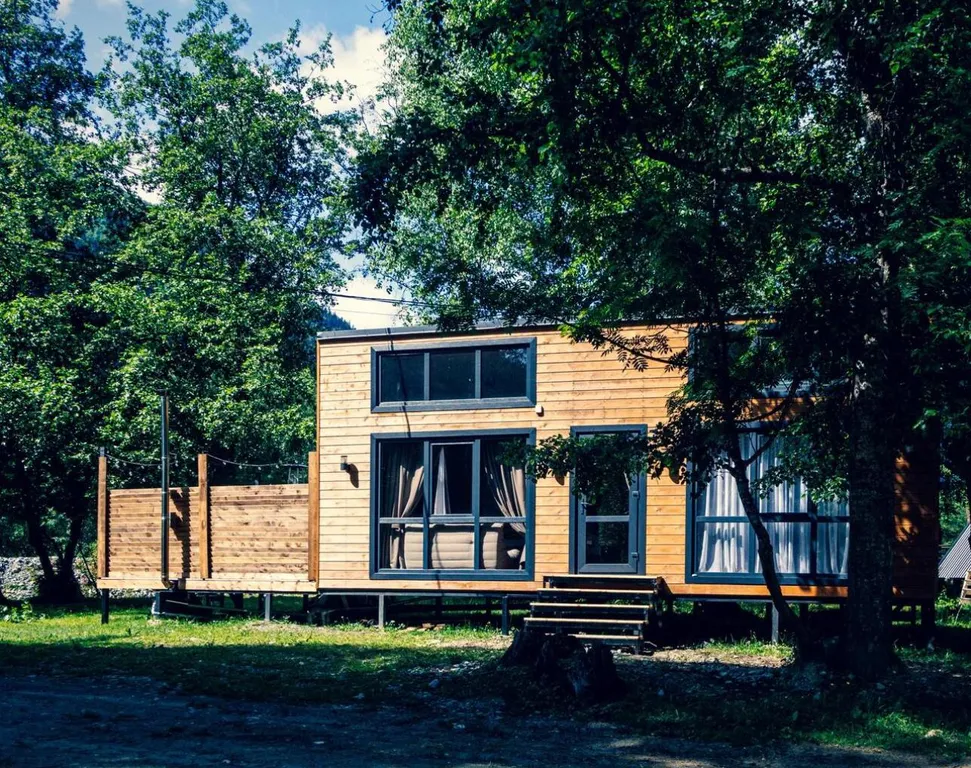 Вип шале на берегу реки, с банным чаном на террасе