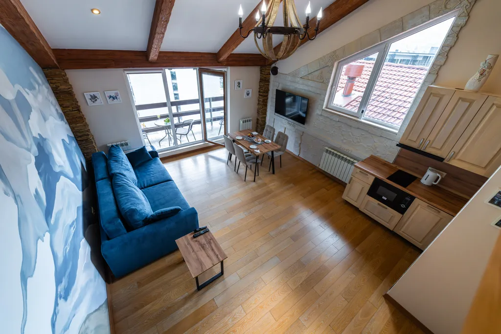 Двухуровневые апартаменты на 4 этаже, панорамные виды