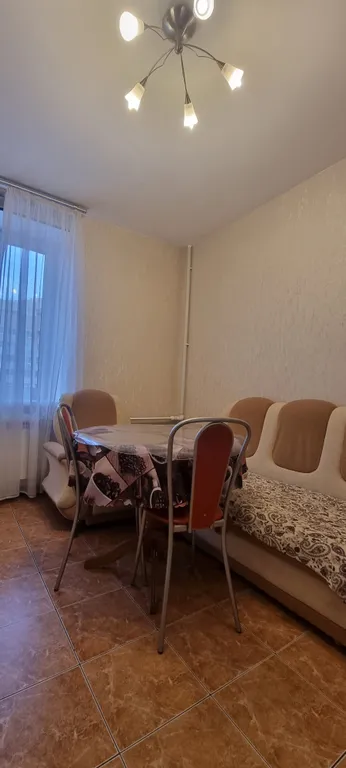 Большая однокомнатная, с большой кухней, у метро Дунайская