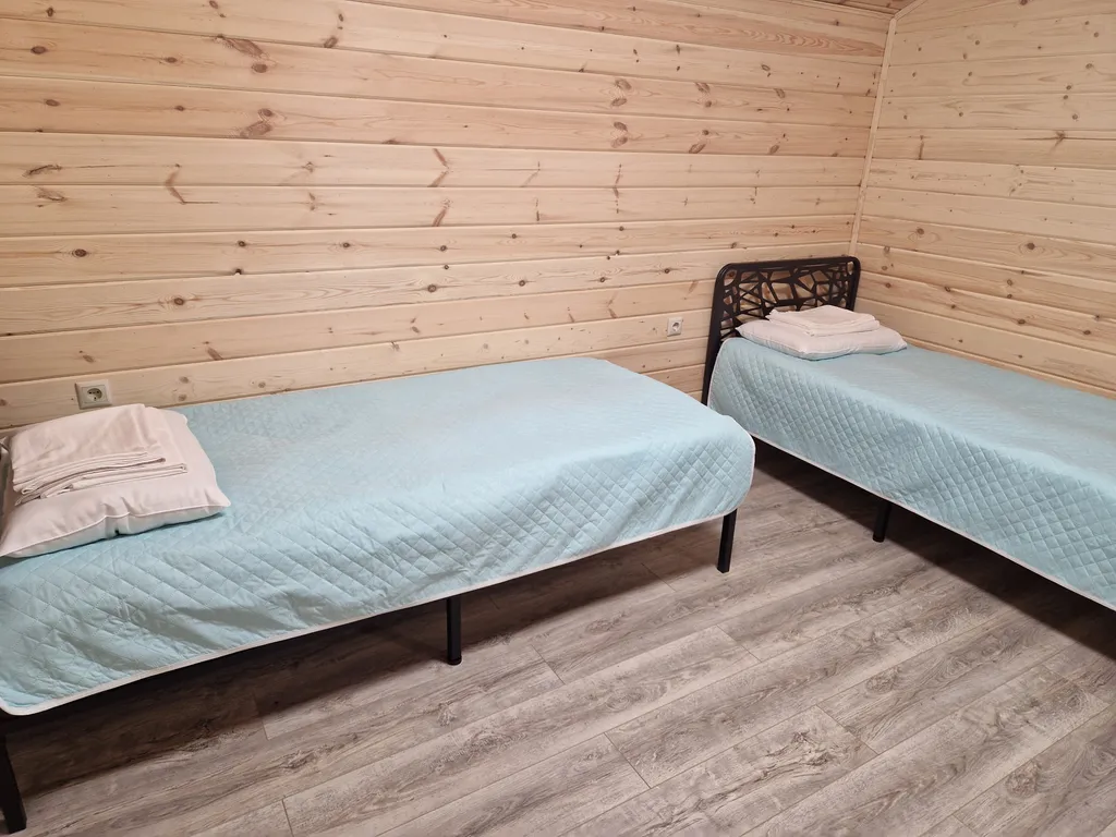 Коттедж с сауной комфорт-класса на реке Яхра