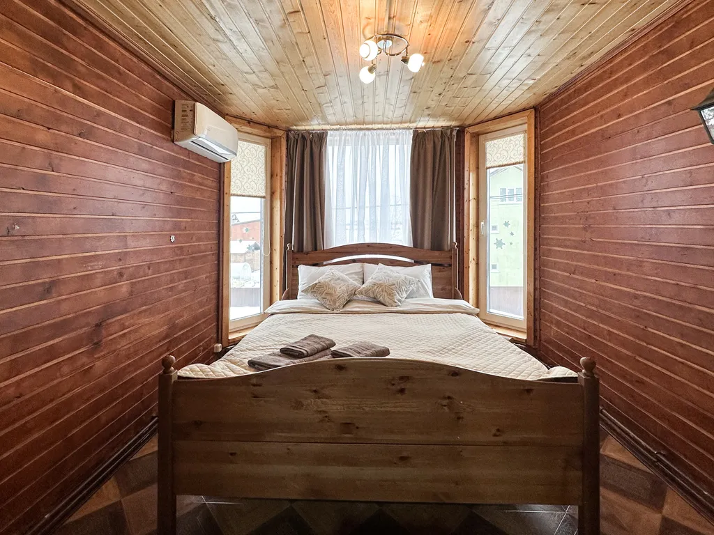 Коттедж Уютный дом с баней — Тельмана