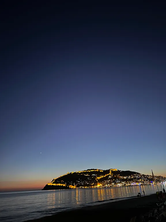 Видовой апартамент на море в центре