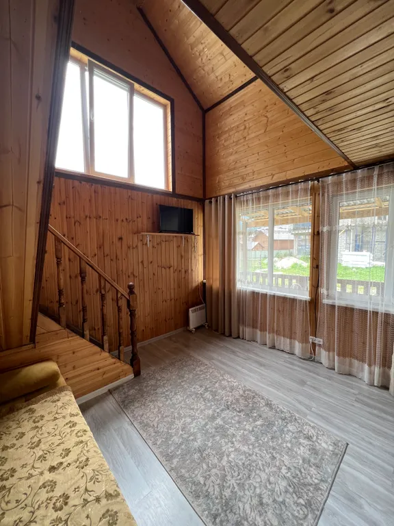 Домик с кухней на первом этаже