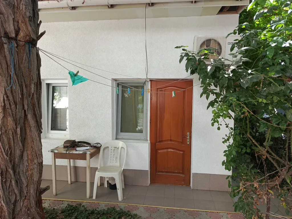 Домик Евпатория, ул Кирова 5,  двухспальная кровать, удобства