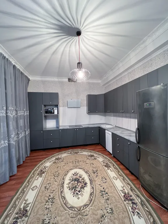 Дом с беседками