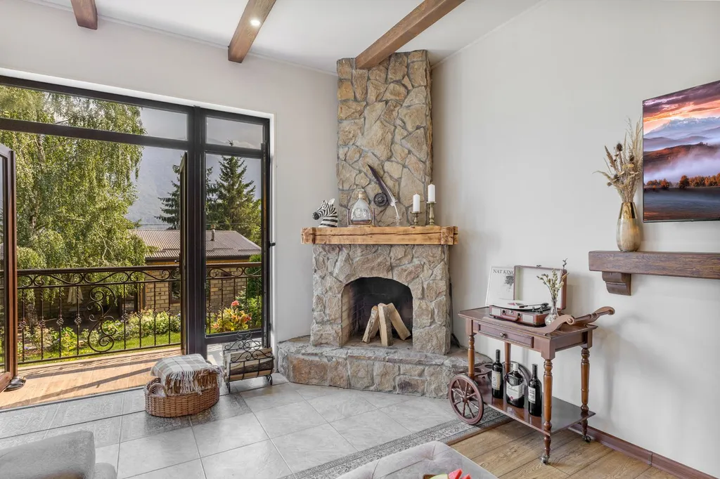 Дом с камином и баней на дровах в райском уголке