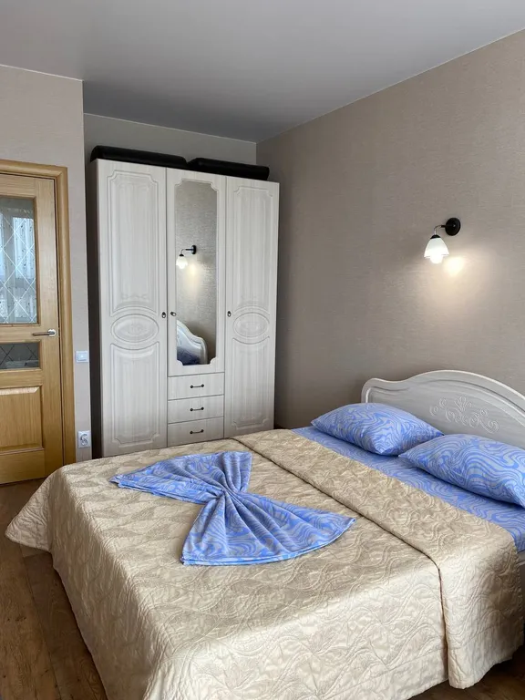 Уютная квартира с ортопедическим матрасом и панорамным балконом