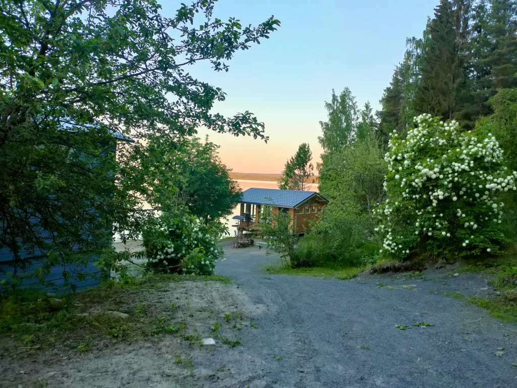 Дом на берегу озера без соседей