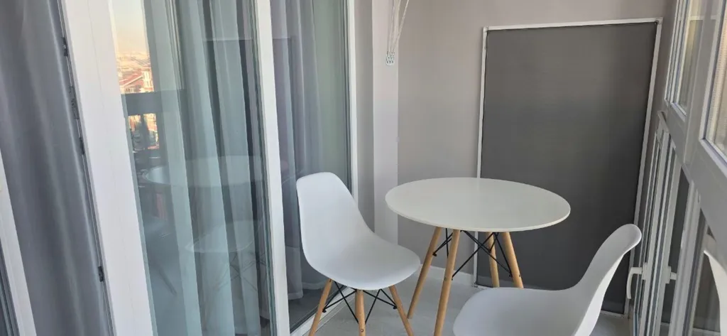 3-комнатная квартира в центре с видом на море