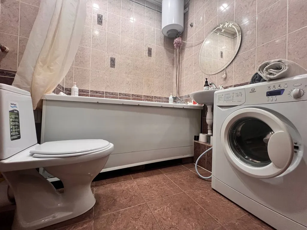 Квартира Студия центр уютная светлая, ТЦ Вояж, парковка, кафе, аквапарк, источник — Тюмень