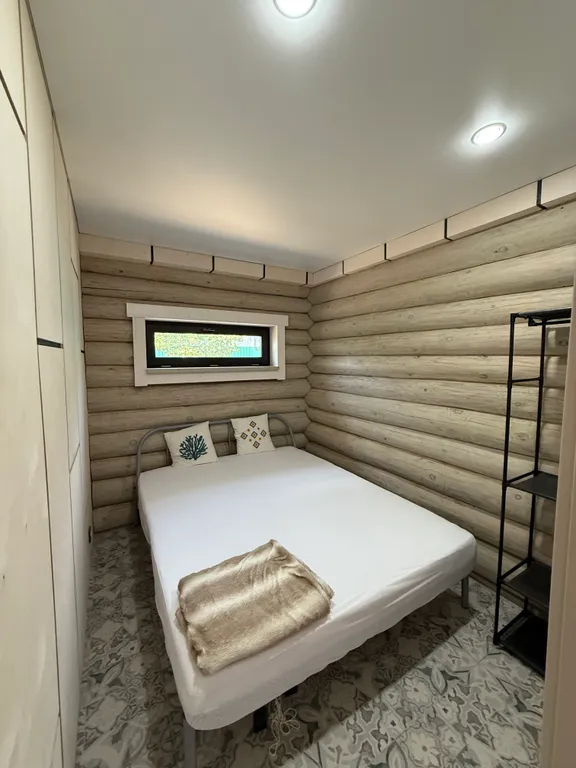 Дом в яблоневом саду