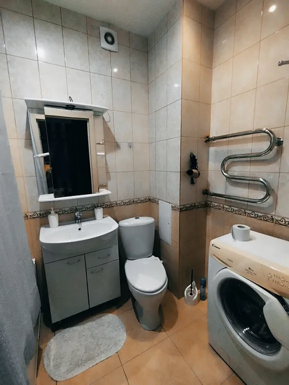 Рядом Центральный Автовокзал, Академия Единоборств