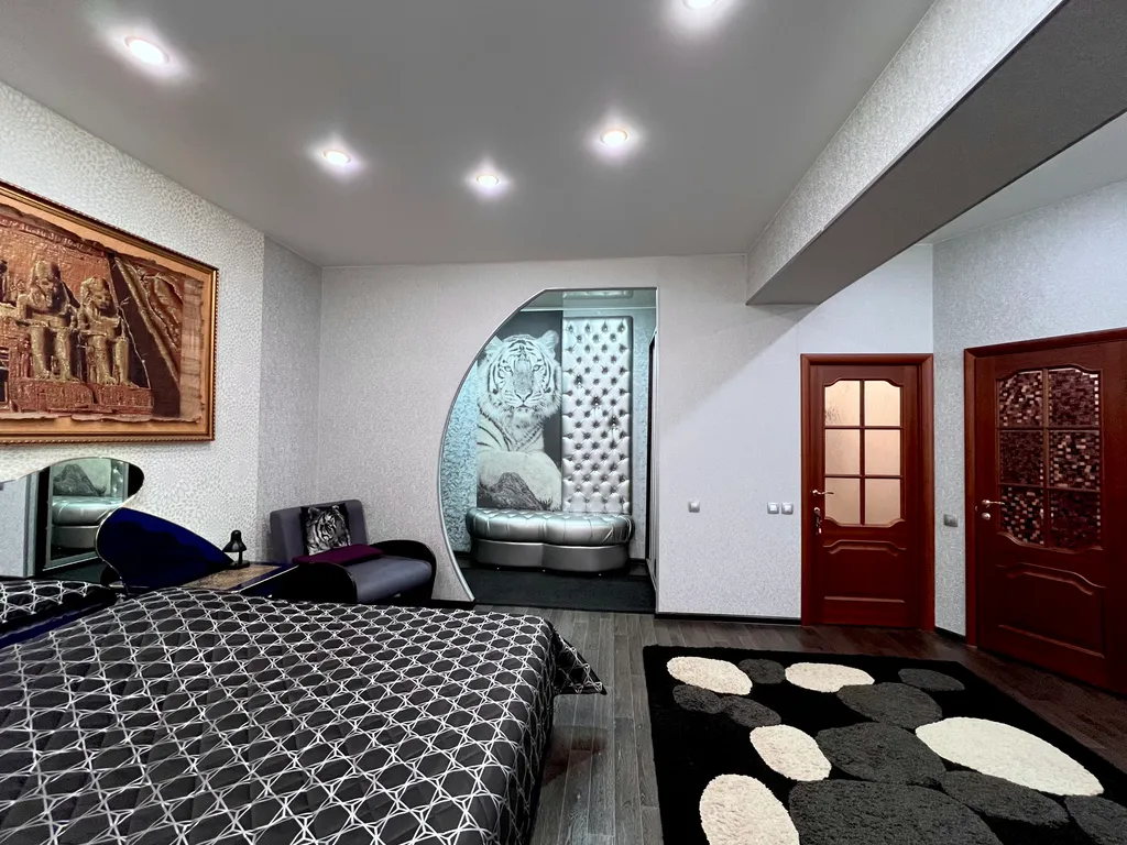 Студия люкс в центре Ангарска, Район Площадь, Администрация города