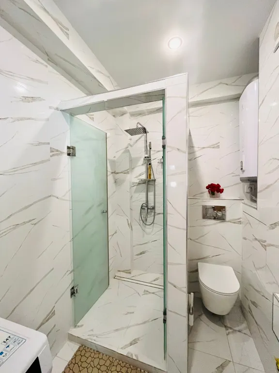 Уютная студия с террасой и бассейном