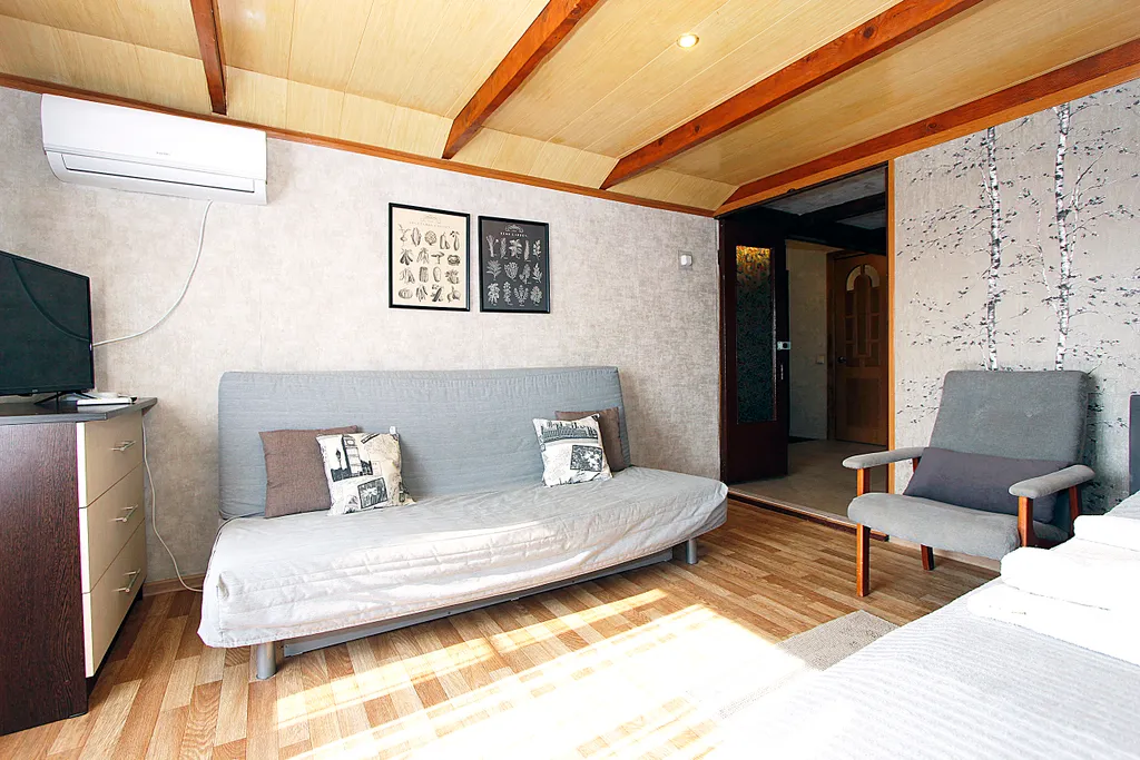 Двухкомнатный дом с уютным двориком