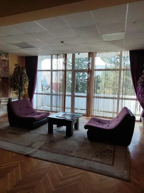 Апартамент с видом на кипарисы