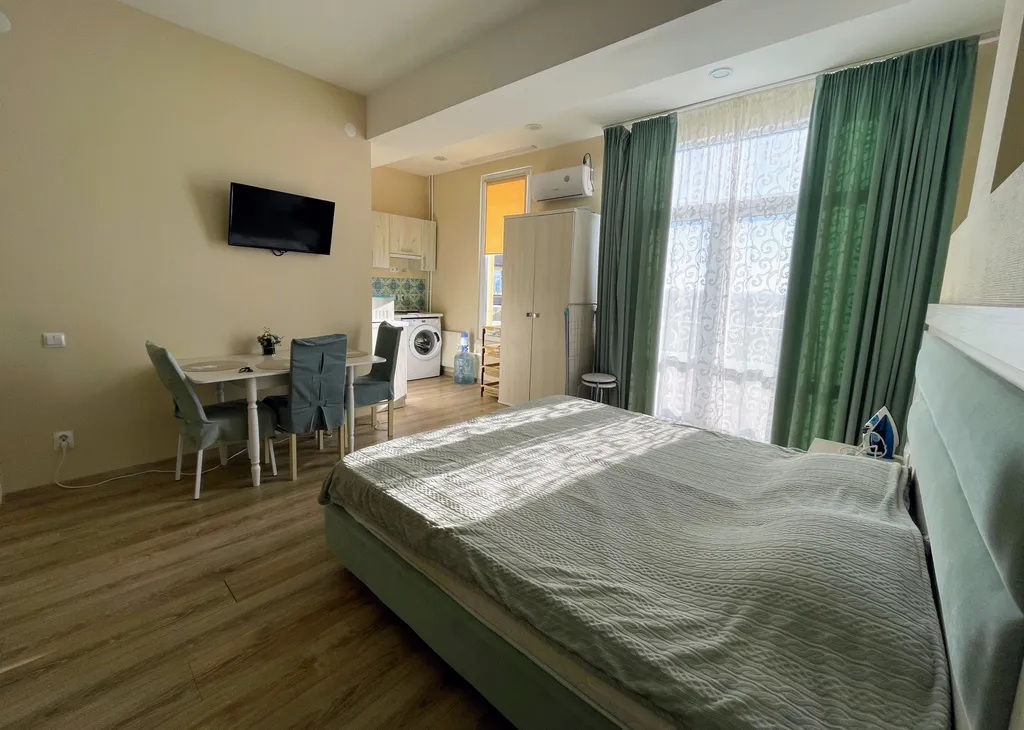 Апартамент с террасой и видом на море