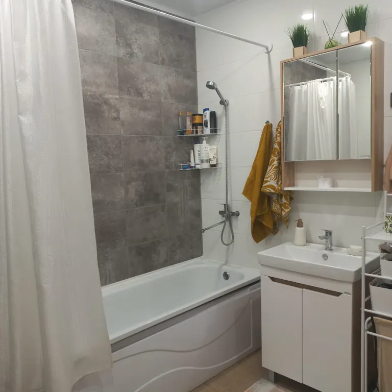 Уютный дом в сосновом лесу