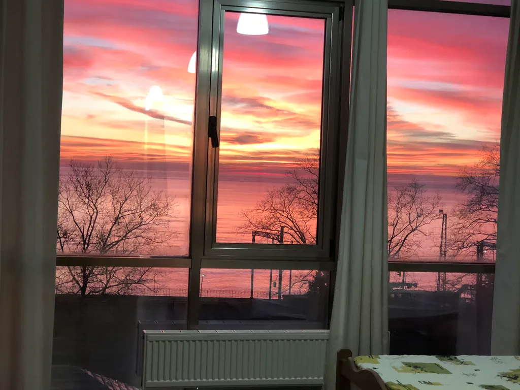 Просторная квартира с видом на море