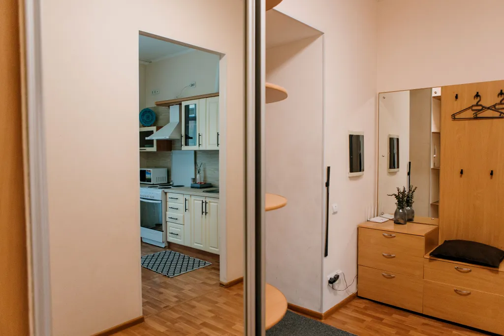 Большая квартира с двумя спальнями, в центре Хабаровска