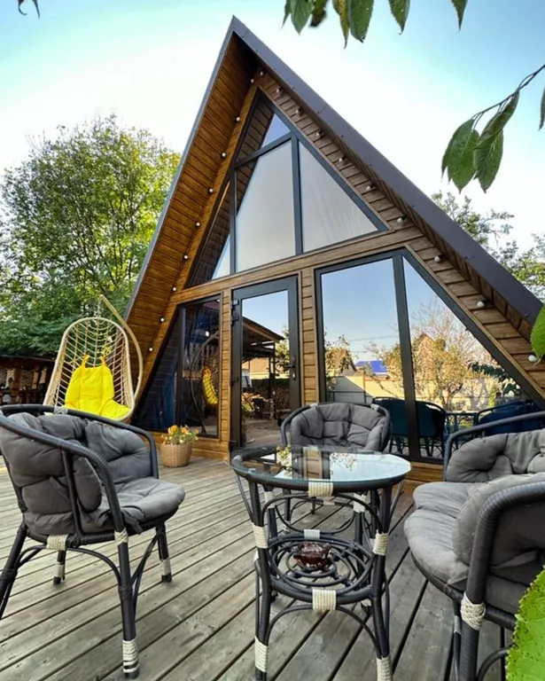 Коттедж Spa-отдых в гостевом доме в стиле A-frame с отдельным двориком — аренда посуточно в Каменномостский