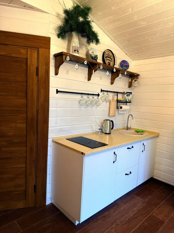 Шале в горах на берегу реки