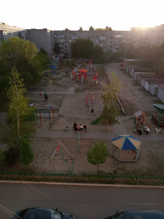 Двухкомнатная квартира с удачной парковкой около трассы Р-217 Кавказ