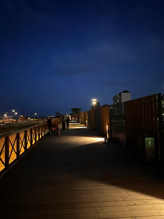 Квартира Квартира рядом с морем, в самом развитом р-не города с видом на горы — Махачкала