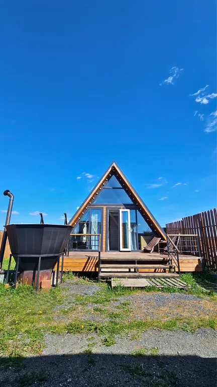 Уютный дом в стиле Афрейм в черте города